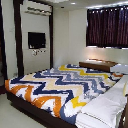Sai Vasant Vihar Hotell Shirdi Exteriör bild
