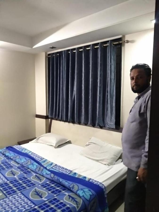 Sai Vasant Vihar Hotell Shirdi Exteriör bild